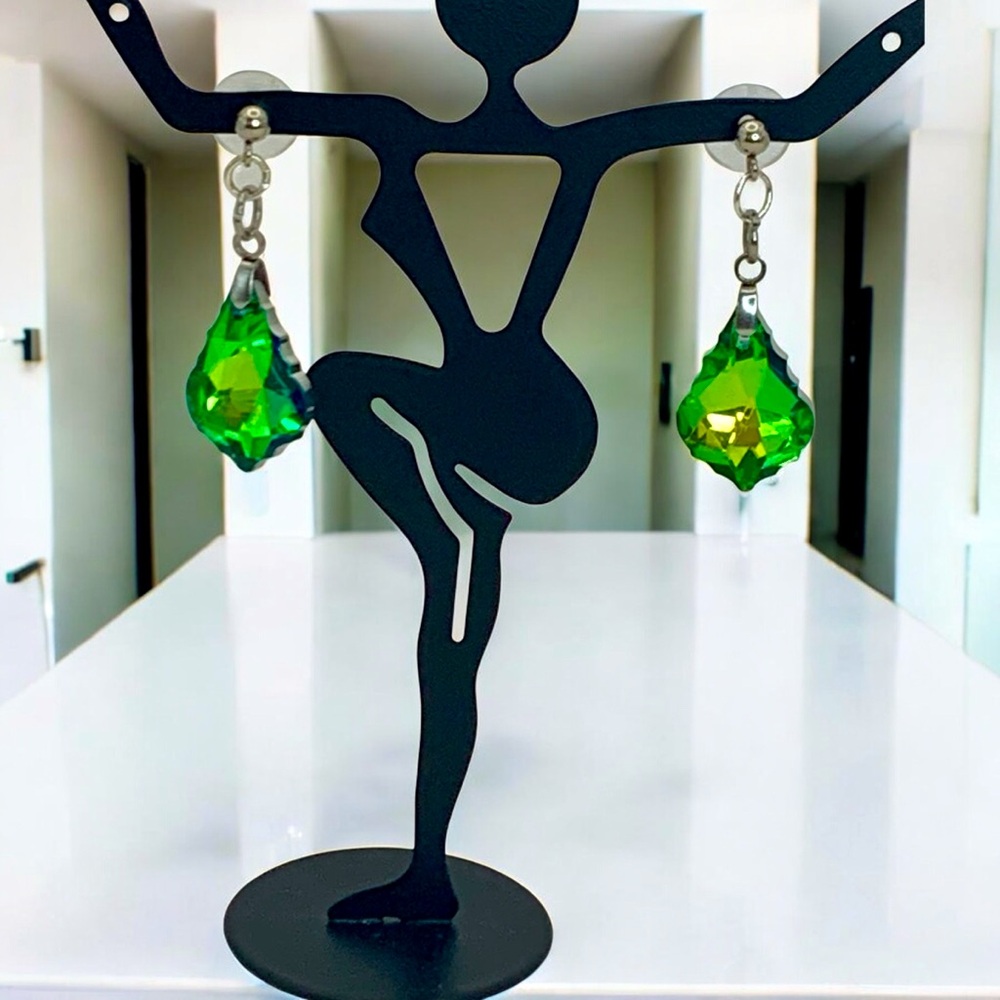 Elegant Green Crystal Drop Earrings - Picture 3 of 5